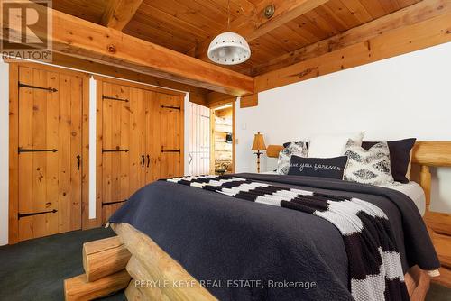 22-26Lm Taylor Island, Gravenhurst, ON - Indoor Photo Showing Bedroom