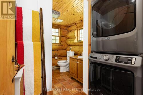 22-26Lm Taylor Island, Gravenhurst, ON - Indoor Photo Showing Laundry Room