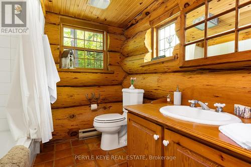 22-26Lm Taylor Island, Gravenhurst, ON - Indoor Photo Showing Bathroom