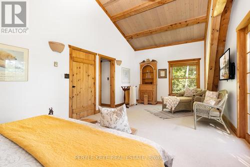 22-26Lm Taylor Island, Gravenhurst, ON - Indoor Photo Showing Bedroom