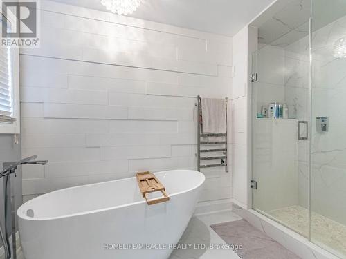 20 Barnes Court, Brampton, ON - Indoor Photo Showing Bathroom