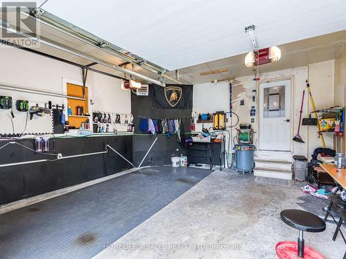 20 Barnes Court, Brampton (Snelgrove), ON - Indoor Photo Showing Garage