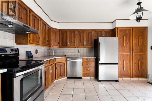 54 Lowry Place, Regina, SK - Indoor Photo Showing Kitchen