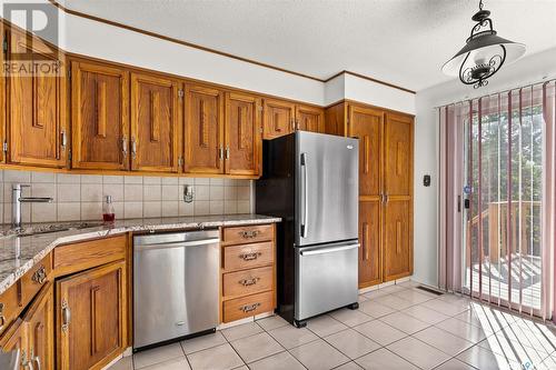 54 Lowry Place, Regina, SK - Indoor Photo Showing Kitchen With Stainless Steel Kitchen