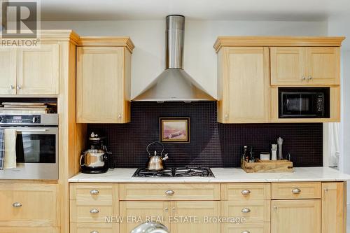 3 Fallsview Road, Hamilton, ON - Indoor Photo Showing Kitchen