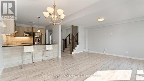 25 Arlington Parkway, Brant (Paris), ON - Indoor Photo Showing Kitchen