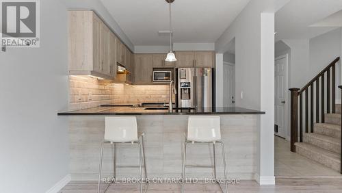 25 Arlington Parkway, Brant (Paris), ON - Indoor Photo Showing Kitchen With Stainless Steel Kitchen With Upgraded Kitchen