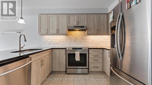 25 Arlington Parkway, Brant (Paris), ON - Indoor Photo Showing Kitchen With Stainless Steel Kitchen With Upgraded Kitchen