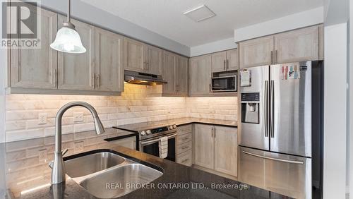 25 Arlington Parkway, Brant (Paris), ON - Indoor Photo Showing Kitchen With Stainless Steel Kitchen With Double Sink With Upgraded Kitchen