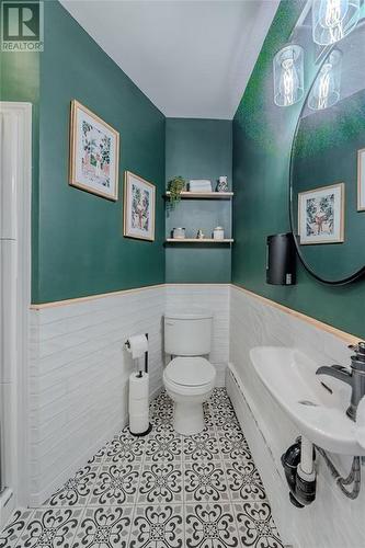 16 Glasgow Place, St. John'S, NL - Indoor Photo Showing Bathroom