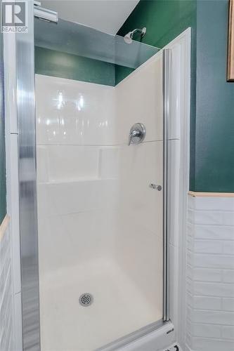 16 Glasgow Place, St. John'S, NL - Indoor Photo Showing Bathroom