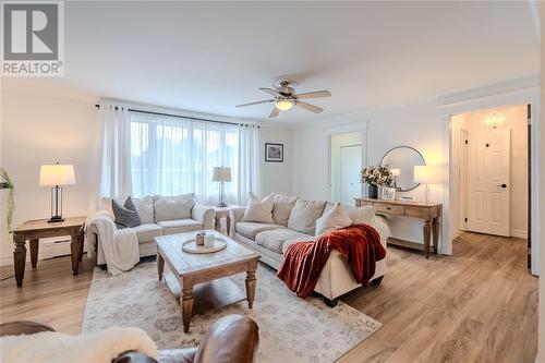 16 Glasgow Place, St. John'S, NL - Indoor Photo Showing Living Room