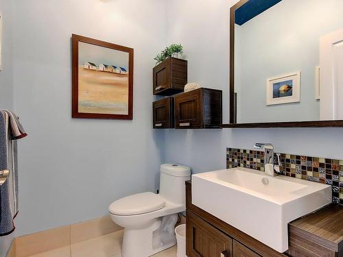 Powder room - 120 Rue De L'Argile, La Prairie, QC - Indoor Photo Showing Bathroom