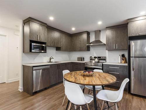 Kitchen - 5730  - 5732 Boul. Davis, Longueuil (Saint-Hubert), QC - Indoor