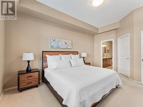 1331 Ellis Street Unit# 421, Kelowna, BC - Indoor Photo Showing Bedroom