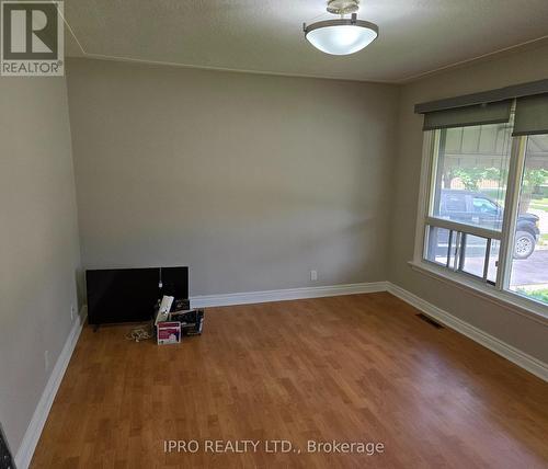 423 Mountainview Drive, Milton, ON - Indoor Photo Showing Other Room