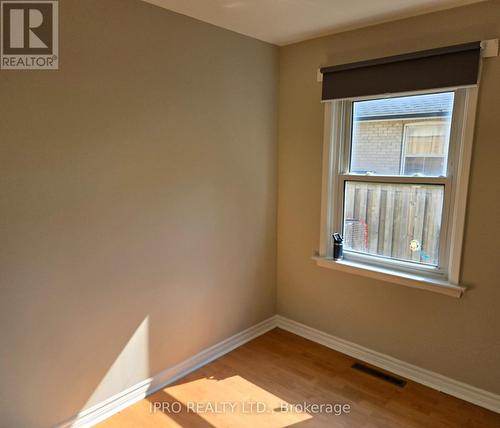 423 Mountainview Drive, Milton, ON - Indoor Photo Showing Other Room