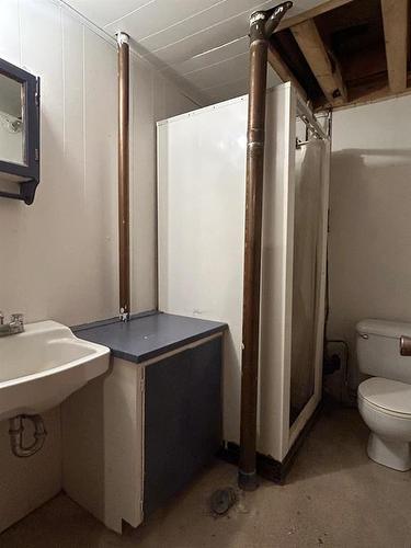 706 Second Avenue, Reston, MB - Indoor Photo Showing Bathroom