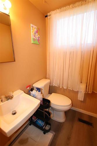 865 Tremauden Avenue, The Pas, MB - Indoor Photo Showing Bathroom