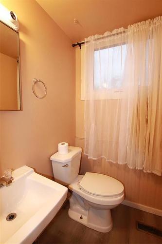 865 Tremauden Avenue, The Pas, MB - Indoor Photo Showing Bathroom