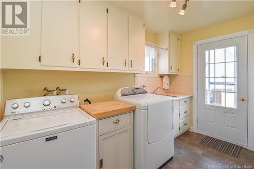 1993 Chatillon Street, Maisonnette, NB - Indoor Photo Showing Laundry Room