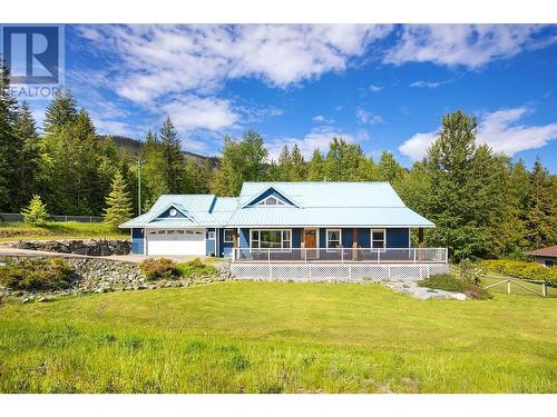 2104 Country Woods Road, Sorrento, BC - Outdoor With Deck Patio Veranda