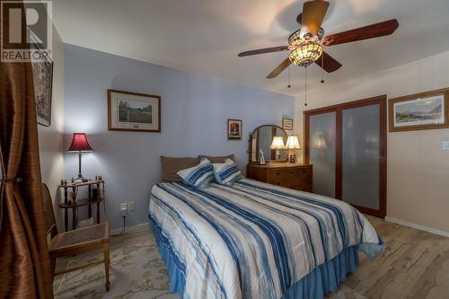 2104 Country Woods Road, Sorrento, BC - Indoor Photo Showing Bedroom