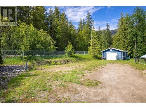 2104 Country Woods Road, Sorrento, BC - Outdoor