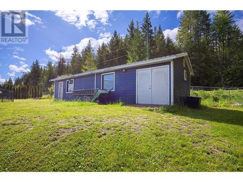 2104 Country Woods Road, Sorrento, BC - Outdoor