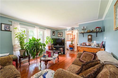 511 Briarhill Avenue, London, ON - Indoor Photo Showing Living Room