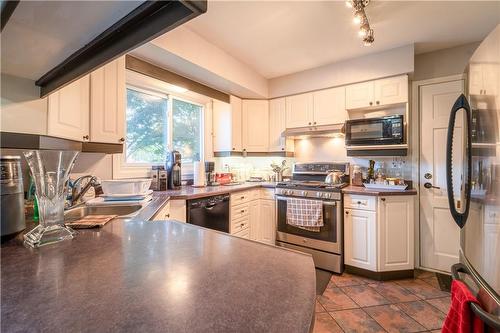 511 Briarhill Avenue, London, ON - Indoor Photo Showing Kitchen