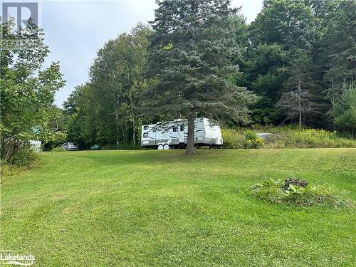 guests can stay in the trailer - 27 Burnside Bridge Road, Mcdougall, ON - Outdoor