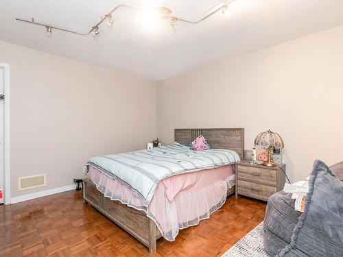 Chambre Ã Â coucher - 4744 Rue Du Collège-Beaubois, Montréal (Pierrefonds-Roxboro), QC - Indoor Photo Showing Bedroom