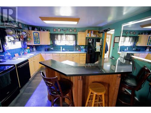 307 8Th Avenue, Princeton, BC - Indoor Photo Showing Kitchen