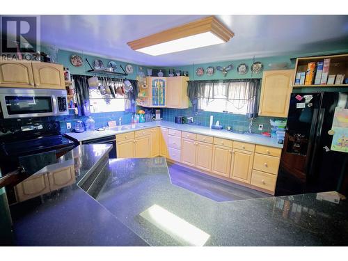 307 8Th Avenue, Princeton, BC - Indoor Photo Showing Kitchen