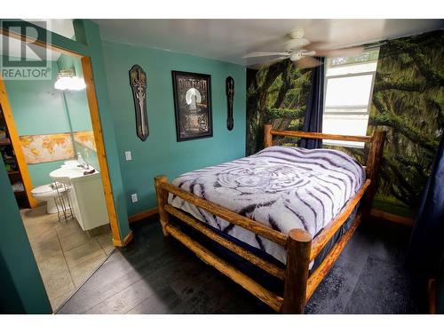 307 8Th Avenue, Princeton, BC - Indoor Photo Showing Bedroom