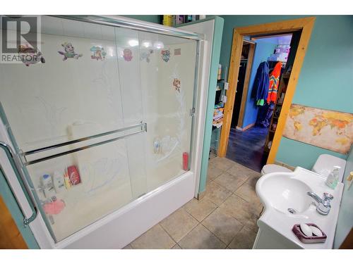 307 8Th Avenue, Princeton, BC - Indoor Photo Showing Bathroom