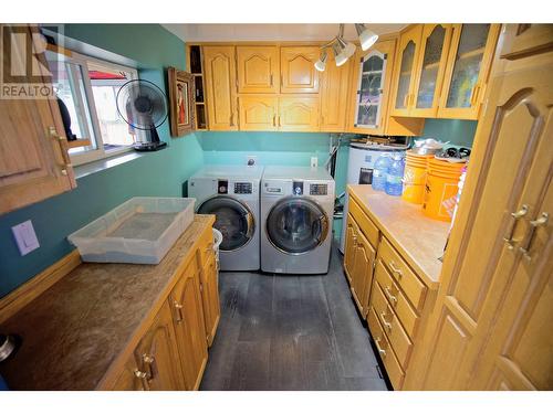 307 8Th Avenue, Princeton, BC - Indoor Photo Showing Laundry Room