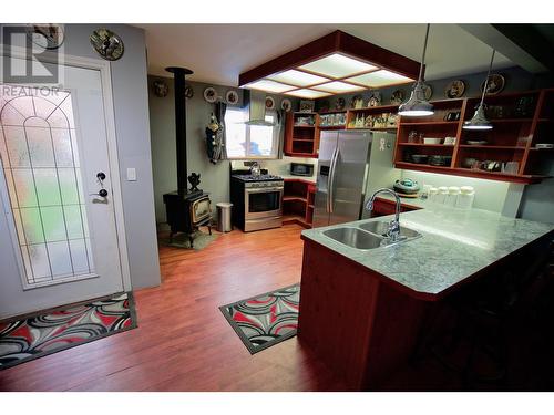 307 8Th Avenue, Princeton, BC - Indoor Photo Showing Kitchen With Double Sink