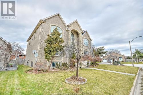 2600 Chick Court, Windsor, ON - Outdoor