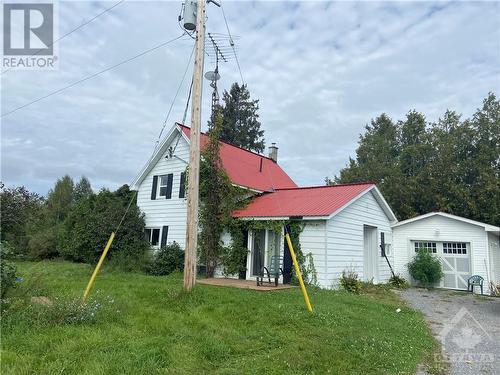 1981 Stagecoach Road, Ottawa, ON - Outdoor