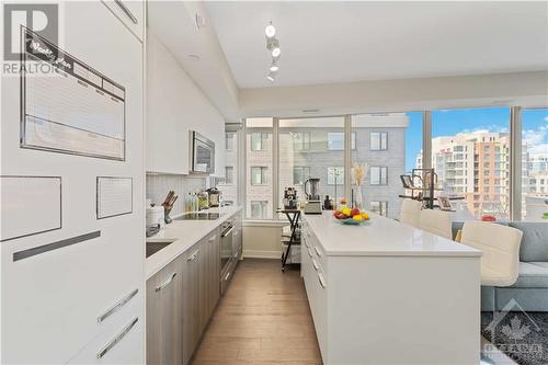 111 Champagne Avenue S Unit#307, Ottawa, ON - Indoor Photo Showing Kitchen