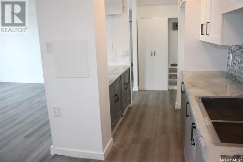 506 4045 Rae Street, Regina, SK - Indoor Photo Showing Kitchen