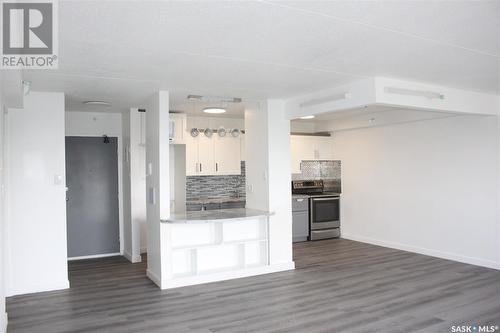 506 4045 Rae Street, Regina, SK - Indoor Photo Showing Kitchen