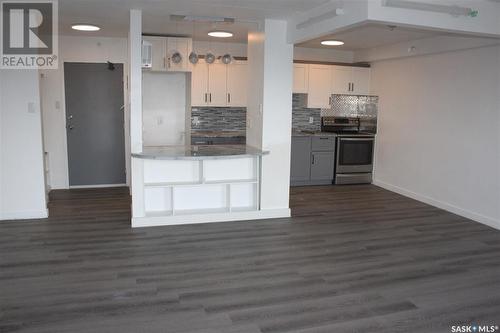 506 4045 Rae Street, Regina, SK - Indoor Photo Showing Kitchen