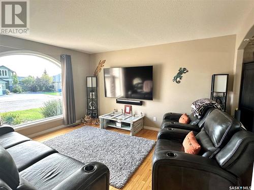 10305 Bunce Crescent, North Battleford, SK - Indoor Photo Showing Living Room