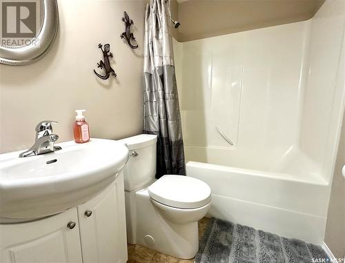 10305 Bunce Crescent, North Battleford, SK - Indoor Photo Showing Bathroom