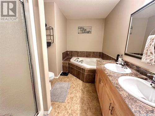 10305 Bunce Crescent, North Battleford, SK - Indoor Photo Showing Bathroom