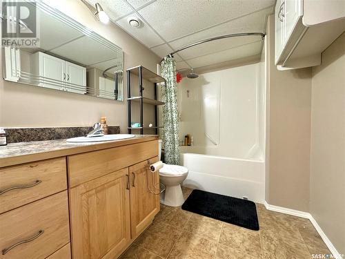 10305 Bunce Crescent, North Battleford, SK - Indoor Photo Showing Bathroom