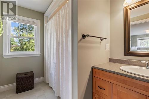 93 Burlington Avenue, Moncton, NB - Indoor Photo Showing Bathroom